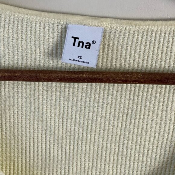 Aritzia TNA Wafflex Scoop Neck Notch Long Sleeve in Butter yellow XS cropped - Picture 5 of 10